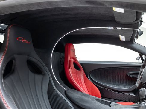 Used 2021 Bugatti Chiron Pur Sport image 33