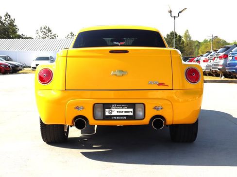 Used 2003 Chevrolet SSR w/ Preferred Equipment Group image 12
