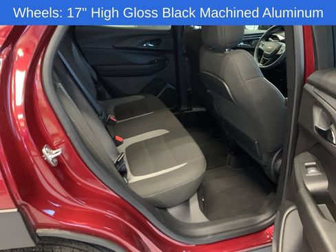Used 2025 Chevrolet TrailBlazer LT AWD/4WD image 16