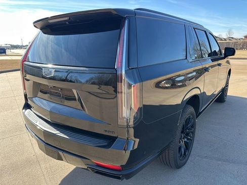 Used 2022 Cadillac Escalade ESV Sport w/ Touring Package image 5