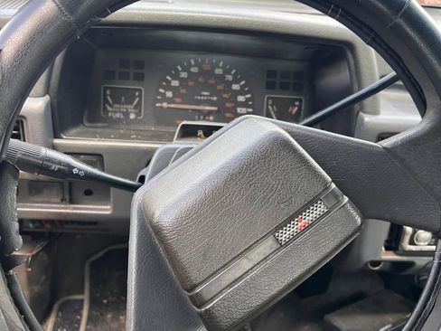 Used 1996 Mitsubishi Mighty Max 2WD Regular Cab image 5