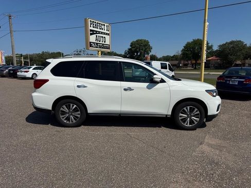 Used 2017 Nissan Pathfinder SV AWD/4WD image 3
