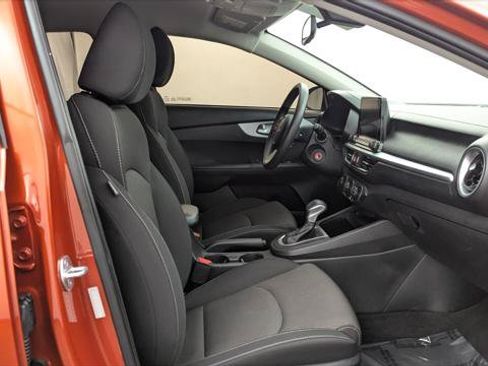 Used 2023 Kia Forte LXS w/ LXS Technology Package FWD image 18