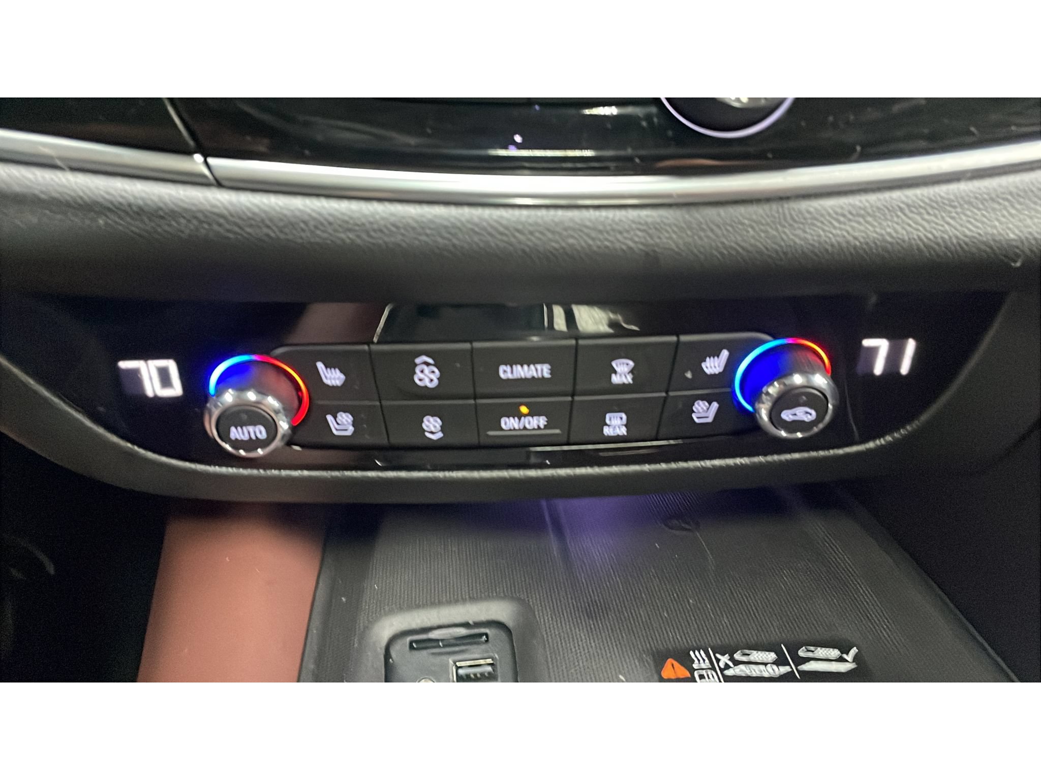 Used 2021 Buick Enclave Avenir w/ Avenir Technology Package AWD/4WD image 13