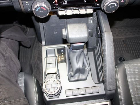 Used 2025 Toyota 4Runner TRD Off-Road Premium AWD/4WD image 27