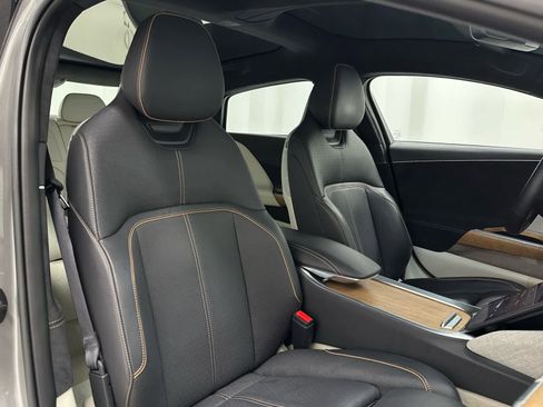 Used 2023 Lucid Air Grand Touring image 18