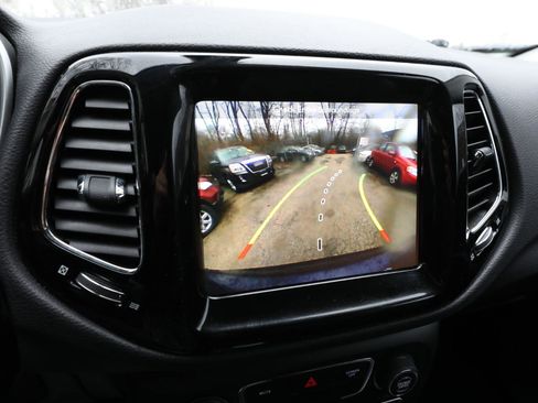 Used 2018 Jeep Compass Limited w/ Navigation Group image 23