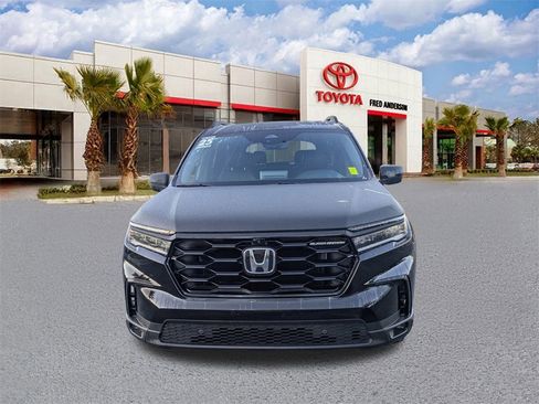 Used 2025 Honda Pilot Black Edition image 9