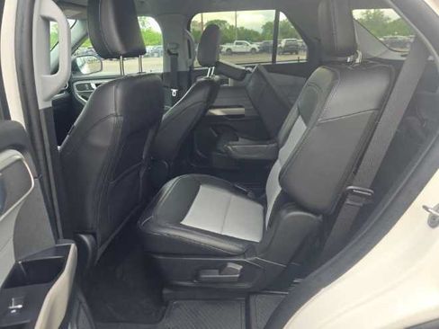 Used 2024 Ford Explorer XLT w/ Equipment Group 202A AWD/4WD image 10