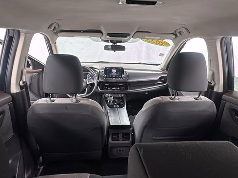 Used 2023 Nissan Rogue SV image 17