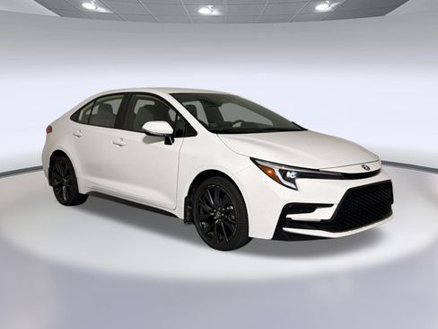 Used 2024 Toyota Corolla SE FWD image 7