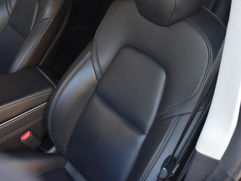 Used 2020 Tesla Model 3 Standard Range Plus RWD image 12