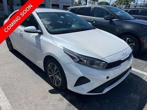 Certified 2023 Kia Forte LXS FWD image 3