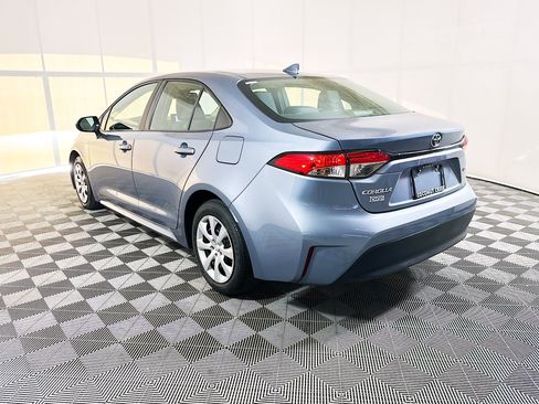 Used 2023 Toyota Corolla LE FWD image 5