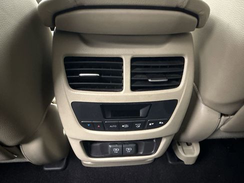 Used 2020 Acura MDX FWD image 19
