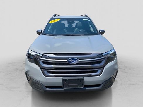 Used 2025 Subaru Forester Premium AWD/4WD image 10
