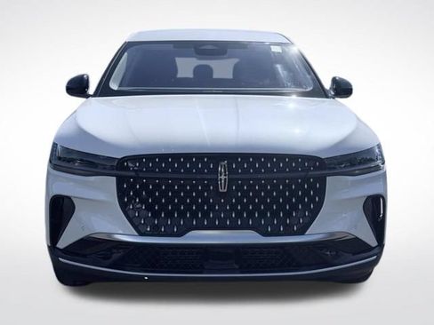 Certified 2025 Lincoln Nautilus Premier AWD/4WD image 2