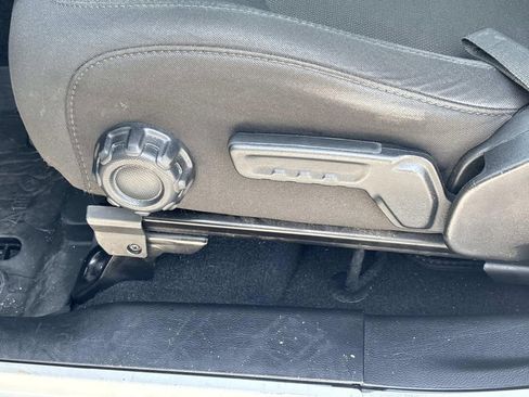 Used 2018 Jeep Wrangler Sport image 11