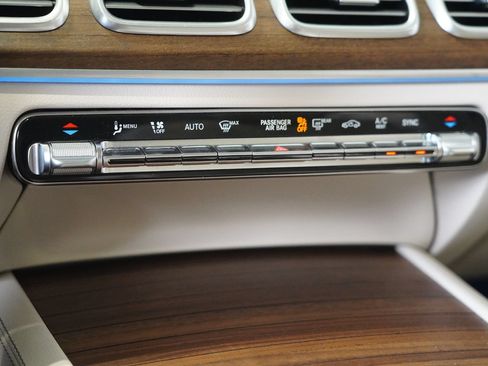 Certified 2024 Mercedes-Benz GLS 450 4MATIC image 26