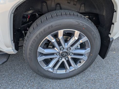 New 2025 Toyota 4Runner Limited image 32