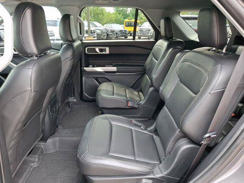 Certified 2023 Ford Explorer XLT w/ Equipment Group 202A AWD/4WD image 10