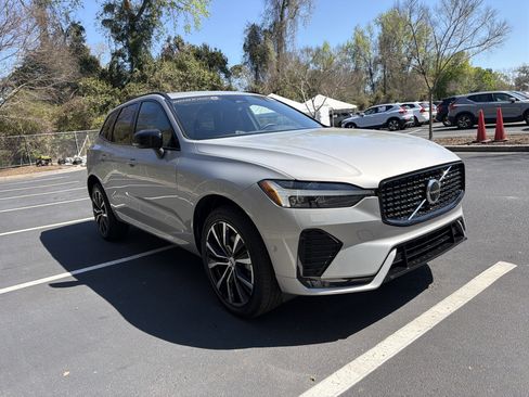 Certified 2025 Volvo XC60 B5 Plus image 44
