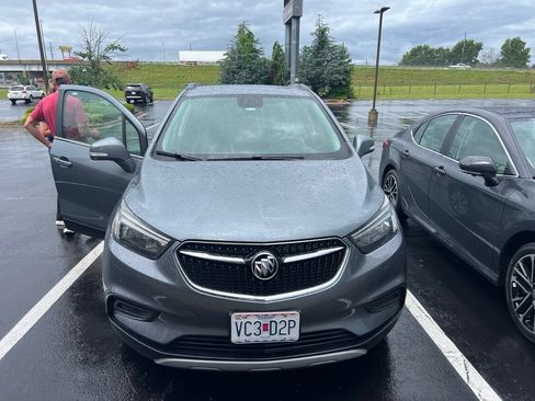 Used 2019 Buick Encore Preferred FWD image 1
