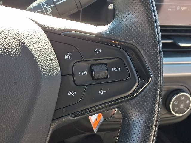 Used 2024 Chevrolet Trax LS w/ LS Convenience Package FWD image 8