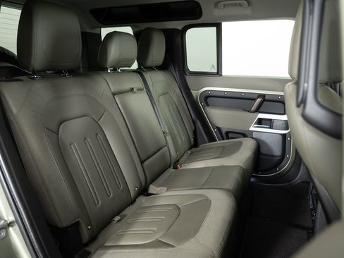 Used 2020 Land Rover Defender 110 S image 23