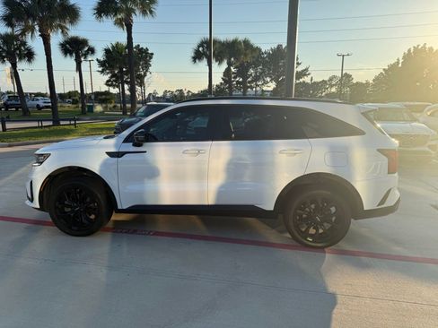 Used 2022 Kia Sorento SX AWD/4WD image 3