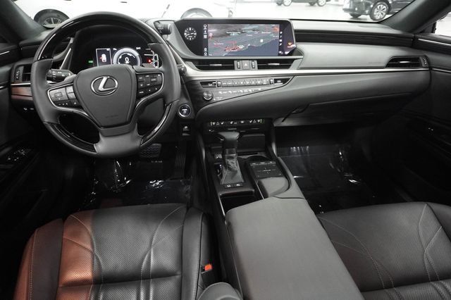 Used 2019 Lexus ES 300h FWD image 17