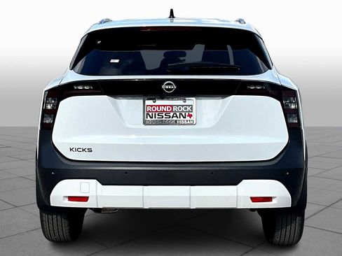 New 2026 Nissan Kicks SV image 4
