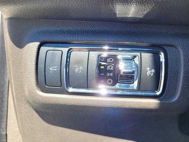 Used 2024 Lincoln Corsair AWD w/ Equipment Group 101A image 14