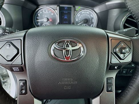 Used 2021 Toyota Tacoma TRD Off-Road w/ TRD Premium Off Road Package image 16