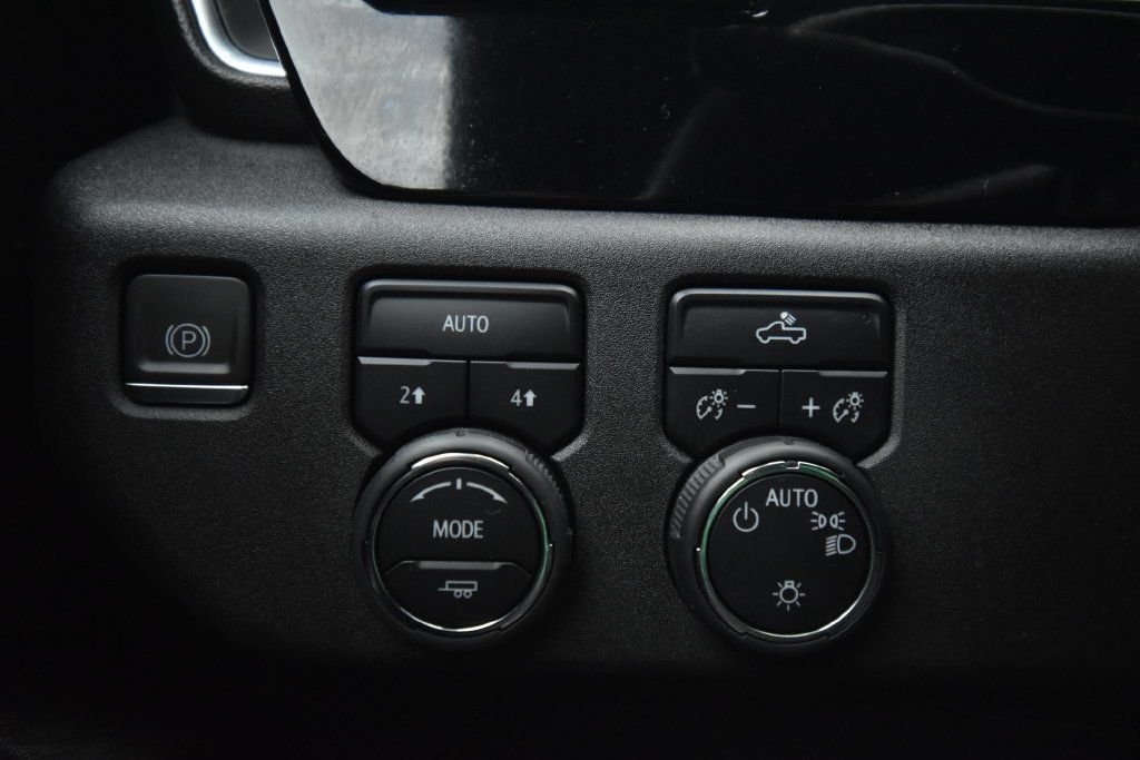 Used 2023 Chevrolet Silverado 1500 LT AWD/4WD image 32