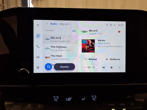 Used 2025 Toyota Camry SE w/ Convenience Package image 12