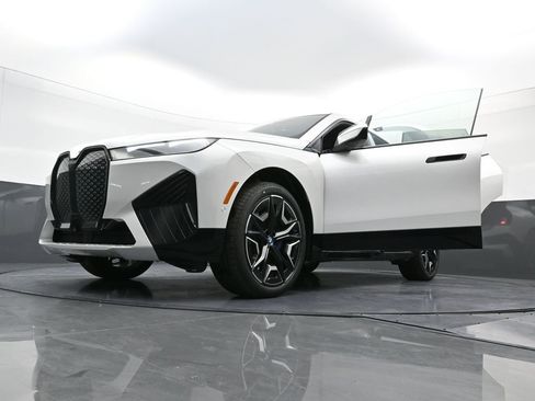 New 2025 BMW iX xDrive50 image 41