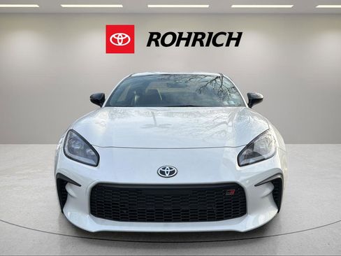 Used 2024 Toyota GR86 Premium image 2