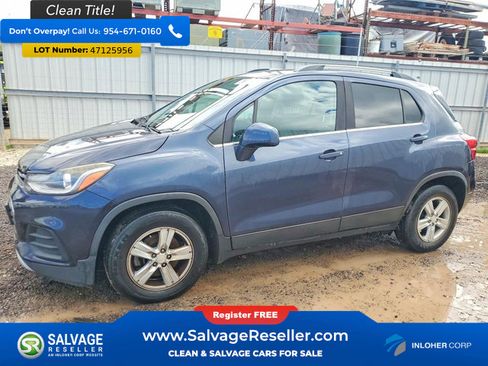 Used 2019 Chevrolet Trax LT FWD image 1