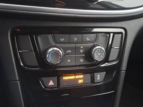 Used 2022 Buick Encore Preferred w/ Safety Package image 16