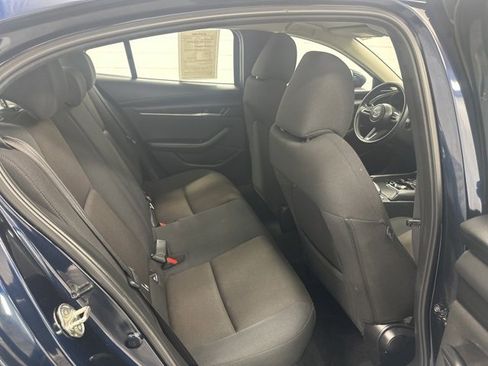 Used 2022 MAZDA MAZDA3 s image 22