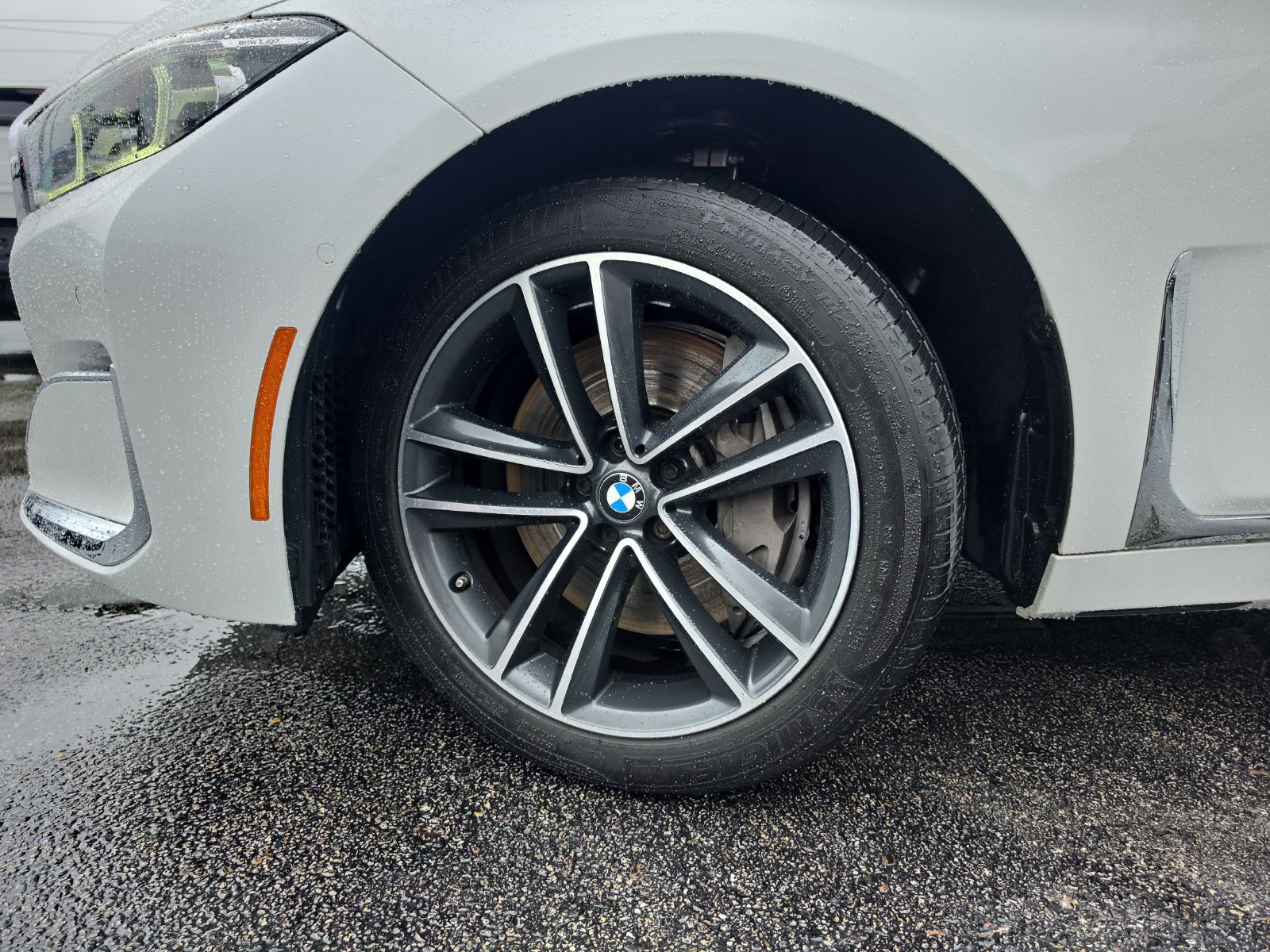 Used 2021 BMW 750i xDrive AWD/4WD image 28