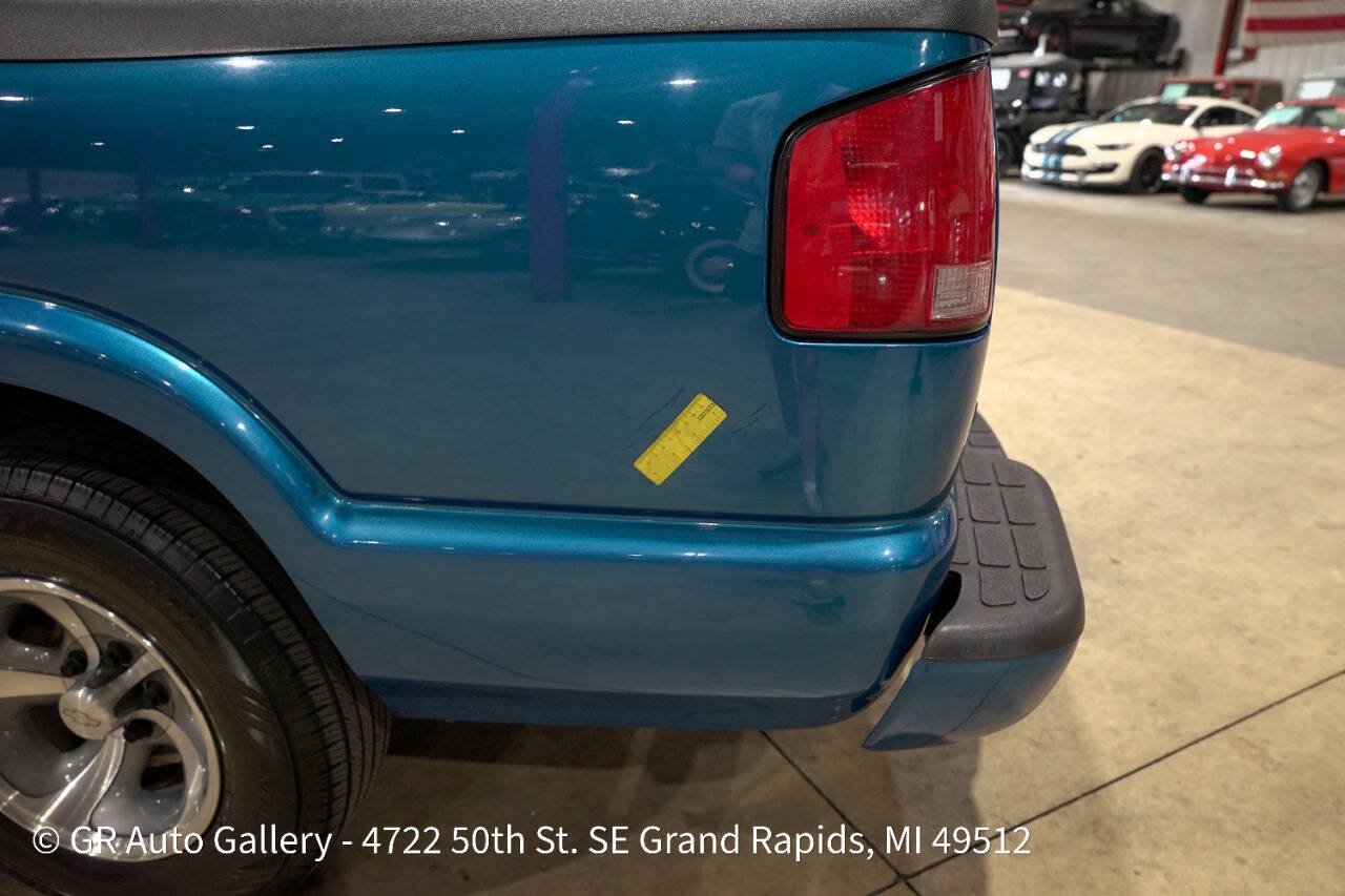 Used 2001 Chevrolet S10 Pickup LS w/ Preferred Equipment Group RWD image 33