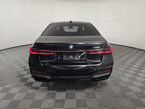 Used 2022 BMW 740i w/ M Sport Package RWD image 5