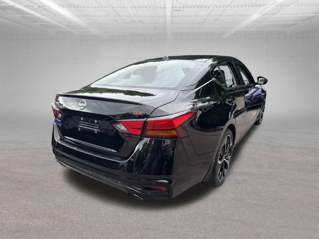 Used 2024 Nissan Altima 2.5 SR FWD image 10