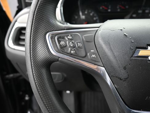 Used 2020 Chevrolet Equinox LS w/ LS Convenience Package image 10