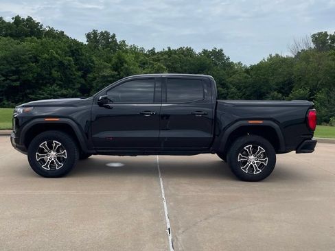 Used 2025 GMC Canyon AT4 w/ AT4 Premium Package AWD/4WD image 2