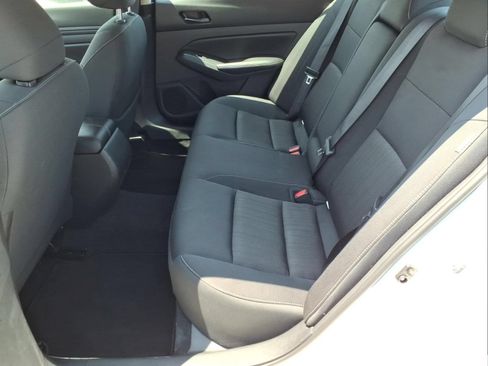 Used 2024 Nissan Altima 2.5 SV FWD image 19