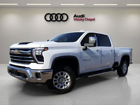Used 2024 Chevrolet Silverado 2500 LTZ image 1