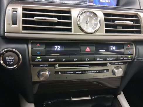 Used 2014 Lexus LS 460 image 26